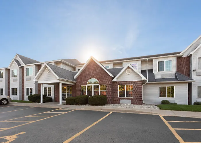 Hotel near College: Americas Best Value Inn Racine